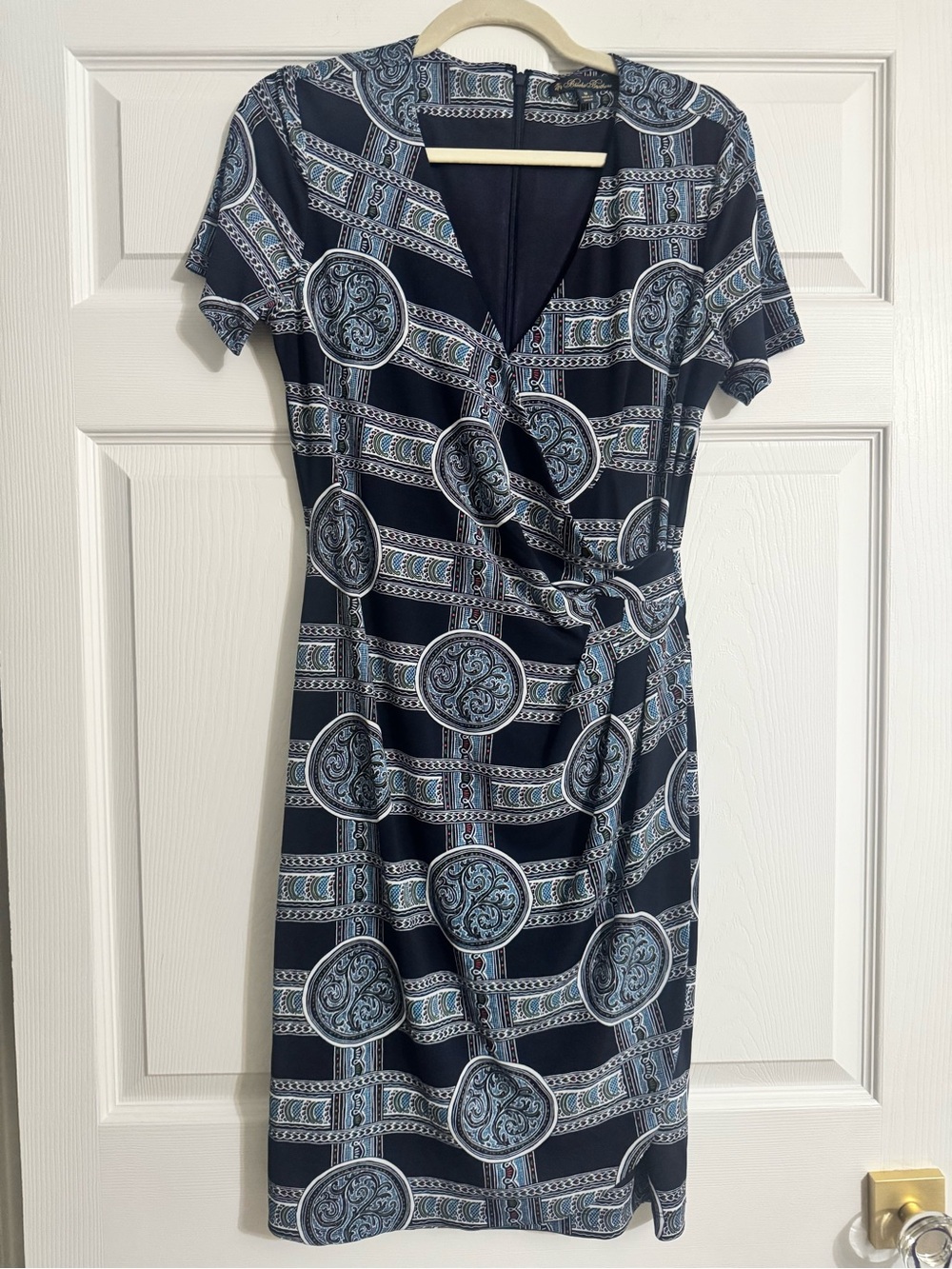 Brooks Brothers Navy Medallion Wrap Dress Stretch M non-wrinkle classic luxury